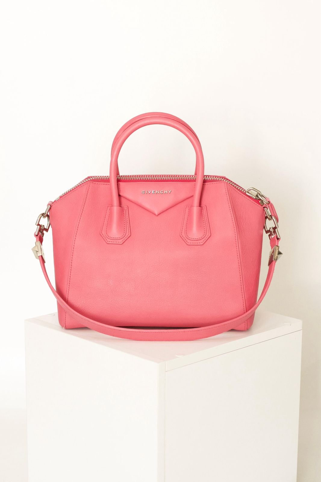 Bolsas . Bolsa Givenchy Antigona — Desapeguei foto 1