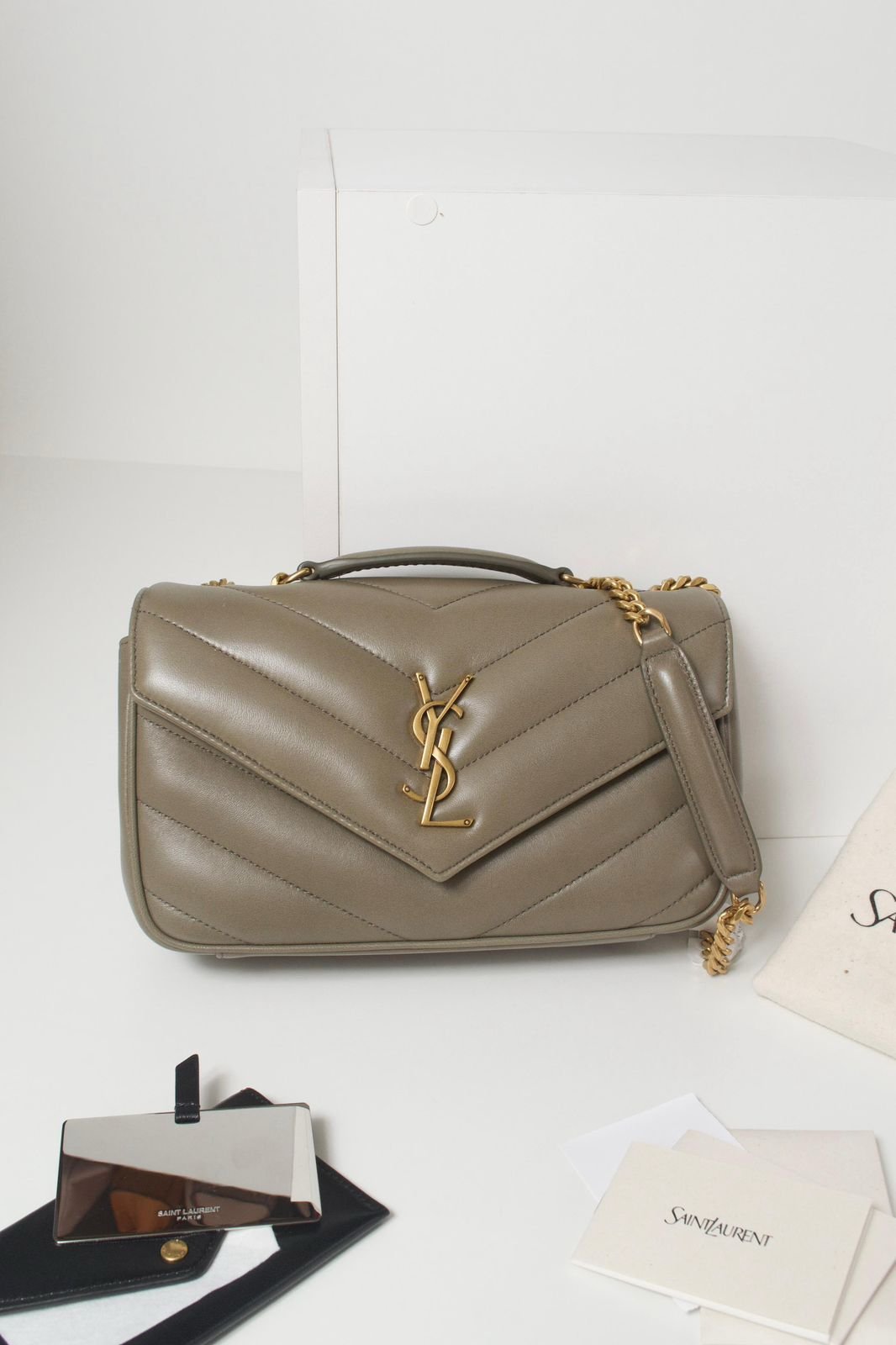 Bolsas . Bolsa Saint Laurent Loulou Small — Desapeguei foto 1