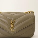 Bolsas . Bolsa Saint Laurent Loulou Small — Desapeguei foto 6