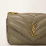 Bolsas . Bolsa Saint Laurent Loulou Small — Desapeguei foto 5
