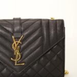 Bolsas . Bolsa Saint Laurent Envelope — Desapeguei foto 6